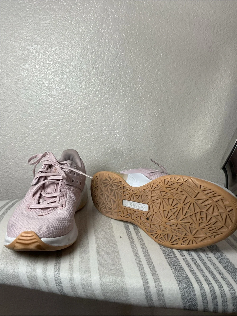 Nike Womens Air Max Bella TR 4 Champagne Pink Lace-Up Sneakers - Picture 6 of 7